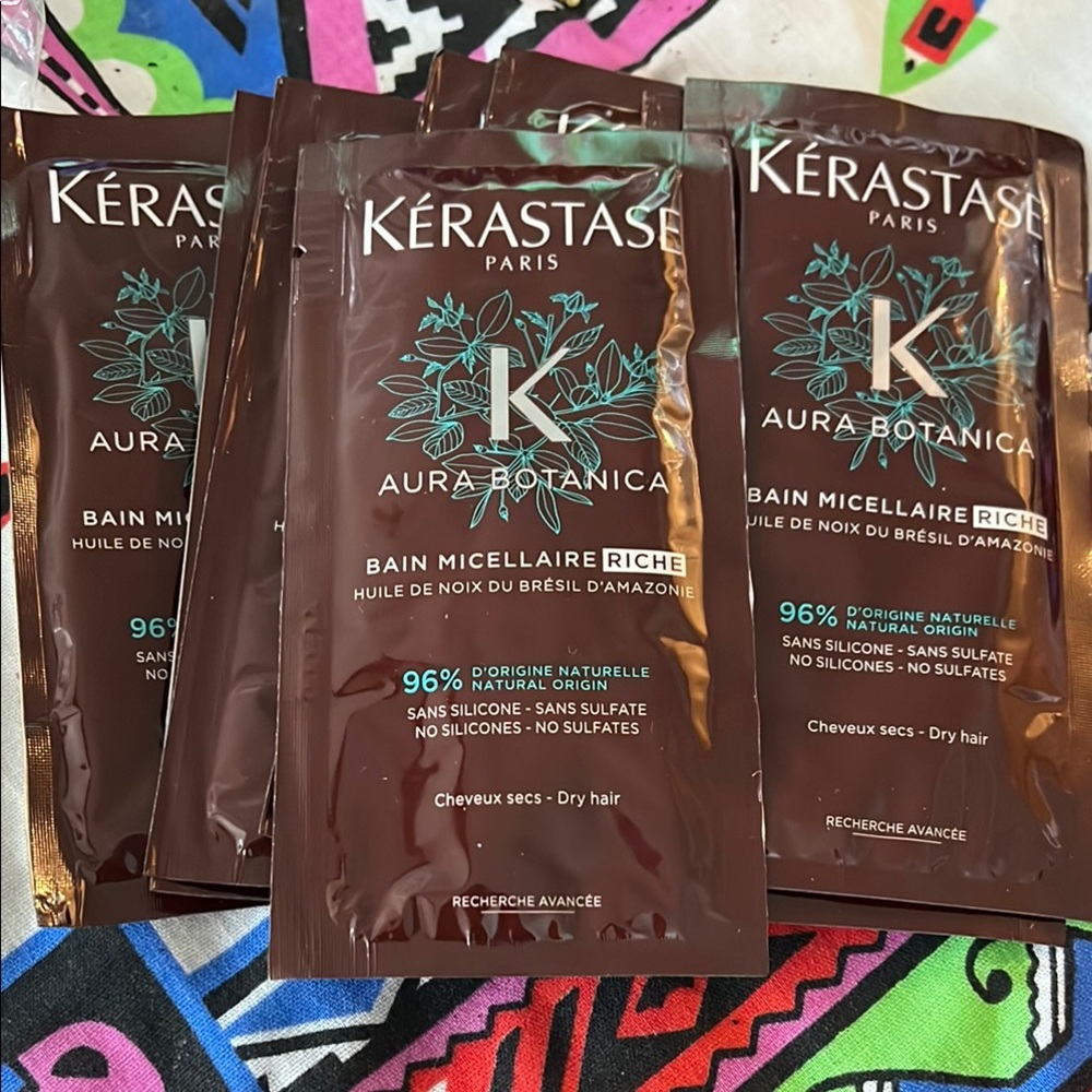 4 Kèrastase Aura Botanical shampoo packets